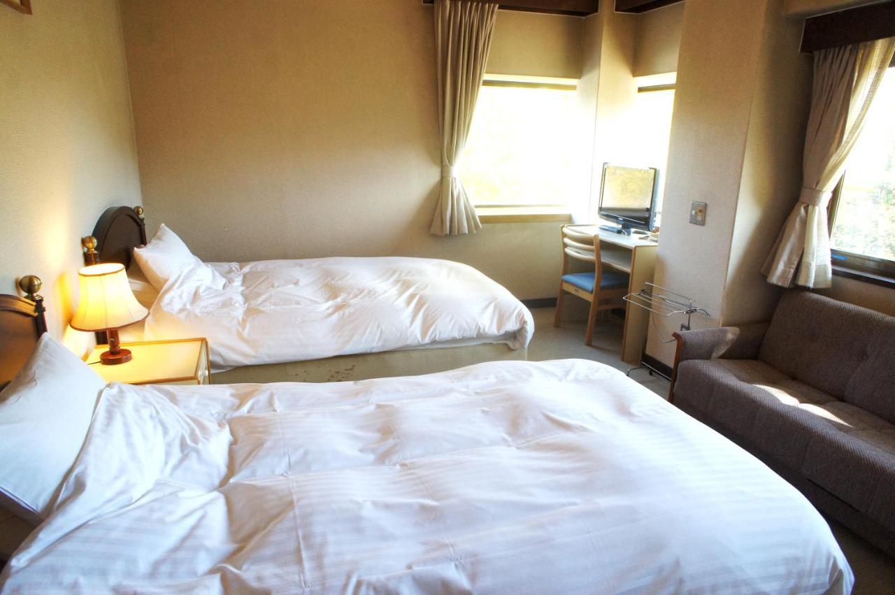 เปอตีต์ โฮเต็ล ชิทากะ Hotel ฮาคุบะ ภายนอก รูปภาพ