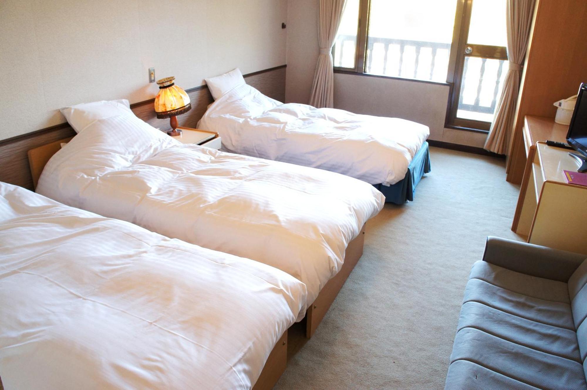 เปอตีต์ โฮเต็ล ชิทากะ Hotel ฮาคุบะ ภายนอก รูปภาพ